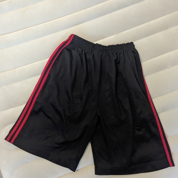 Manchester United Black Shorts with Red Stripes - Picture 2 of 3